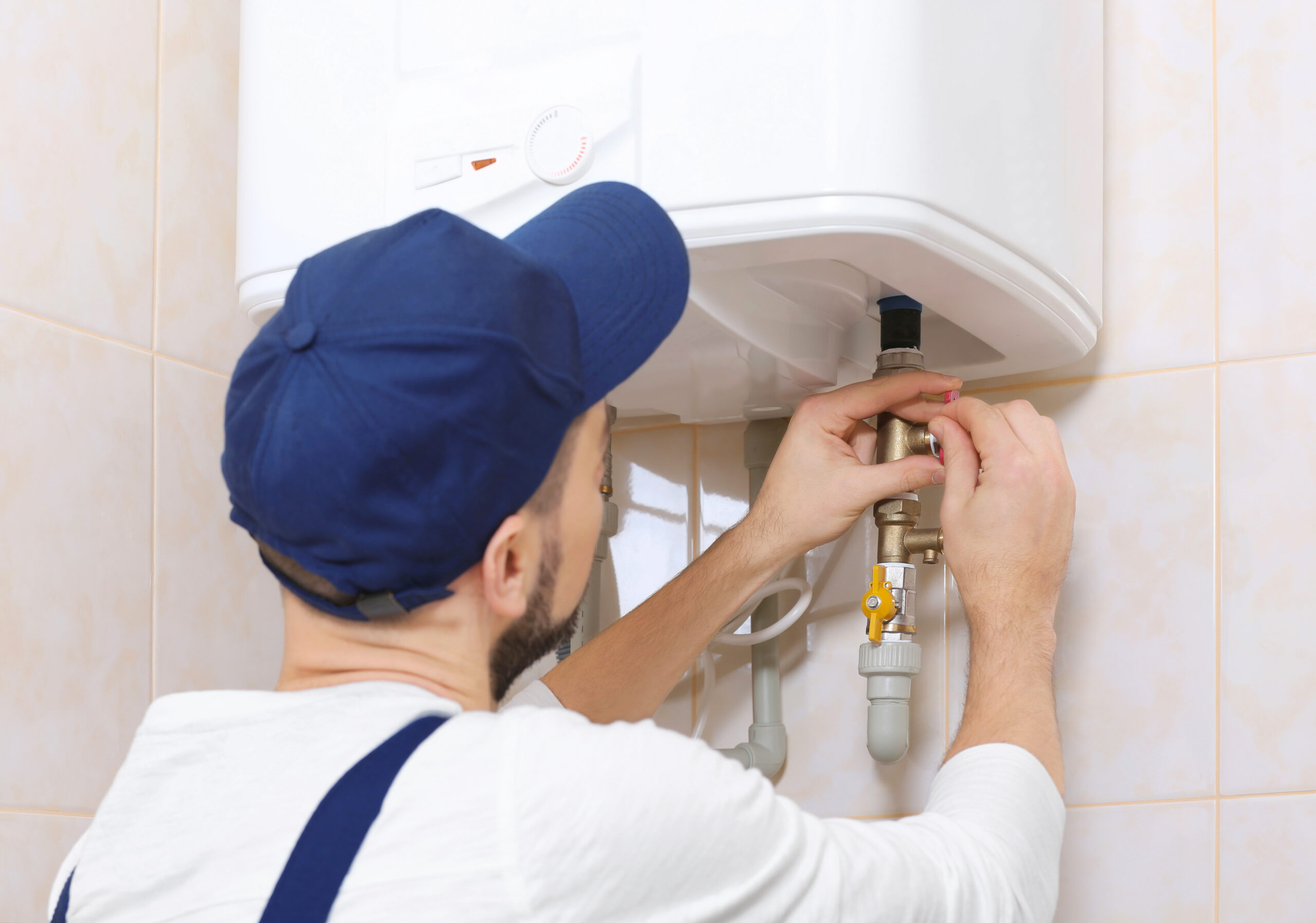 The Pros and Cons of Gas vs. Electric Water Heaters: Which Is Right for You?
