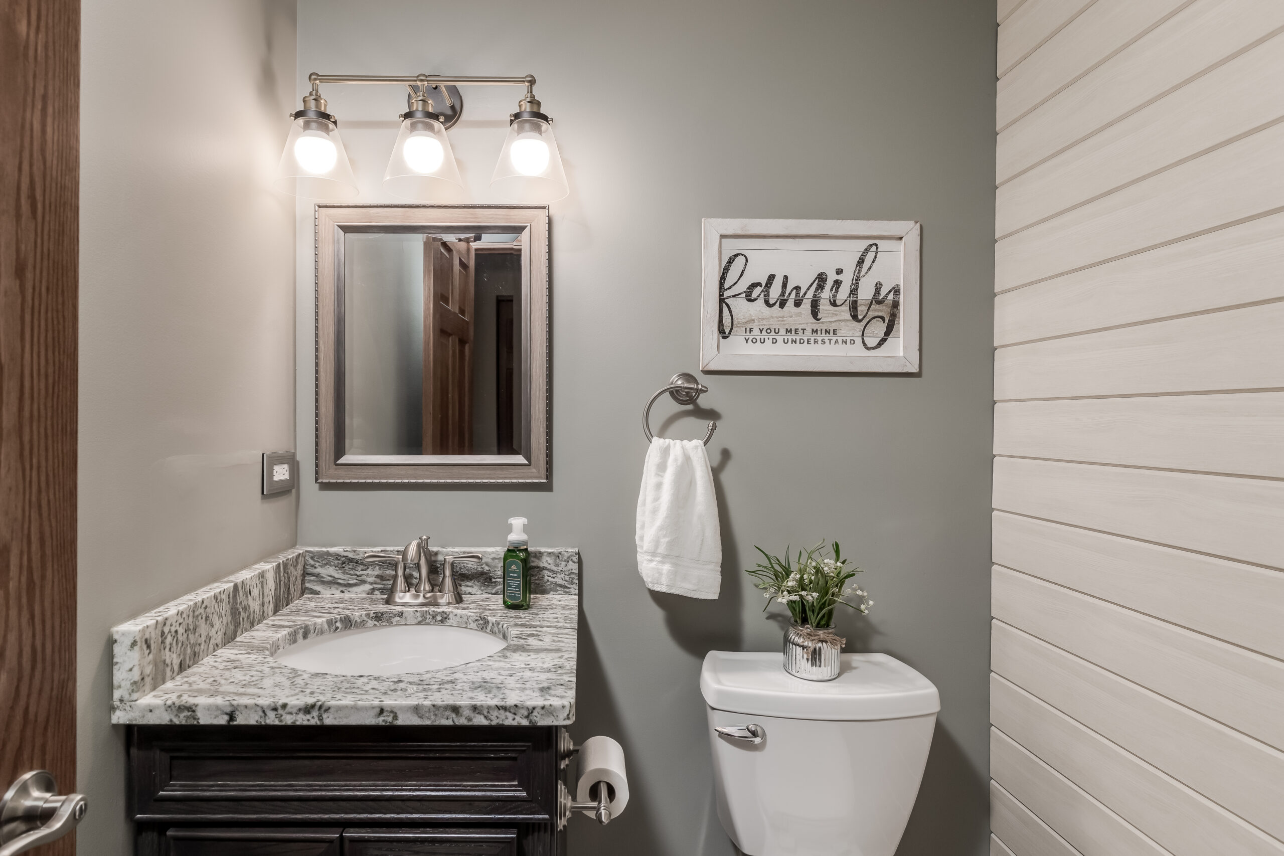 Maximizing Space: Creative Plumbing Solutions for Small Bathroom Remodels